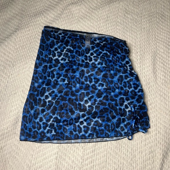 🖤New Two Piece Swimsuit Set🖤 - Picture 3 of 6